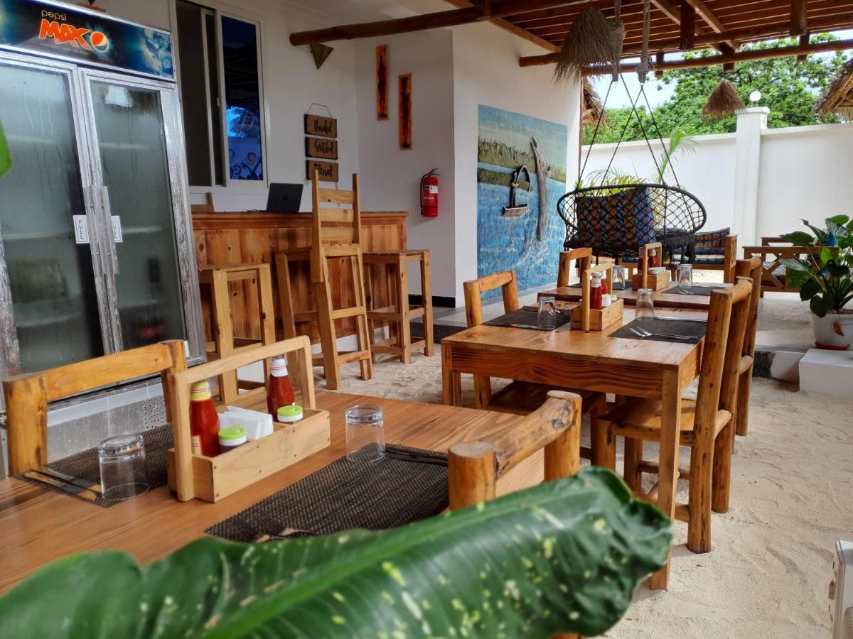 Uhuru House And Restaurant Nungwi Exterior foto