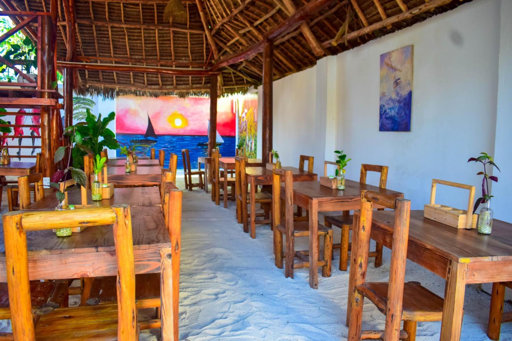 Uhuru House And Restaurant Nungwi Exterior foto